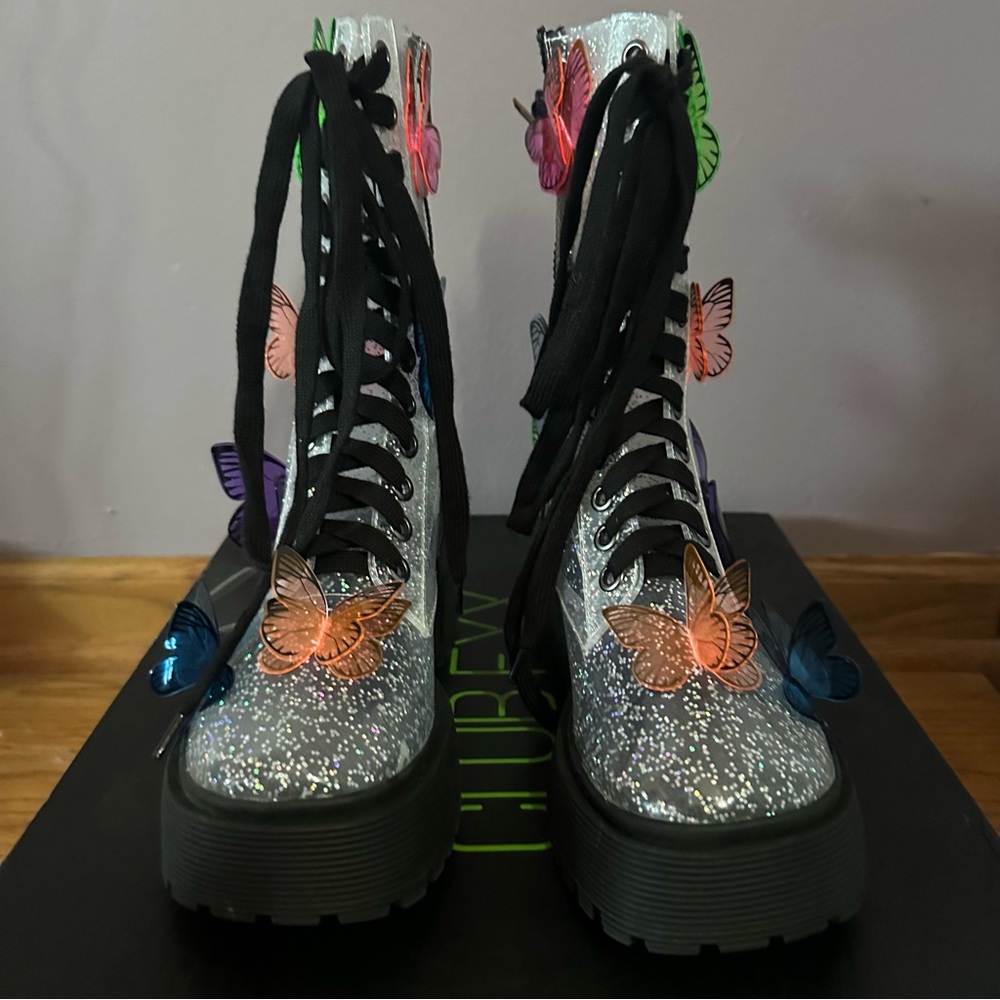 Club Exx Terrarium Butterfly Boots - Picture 5 of 7